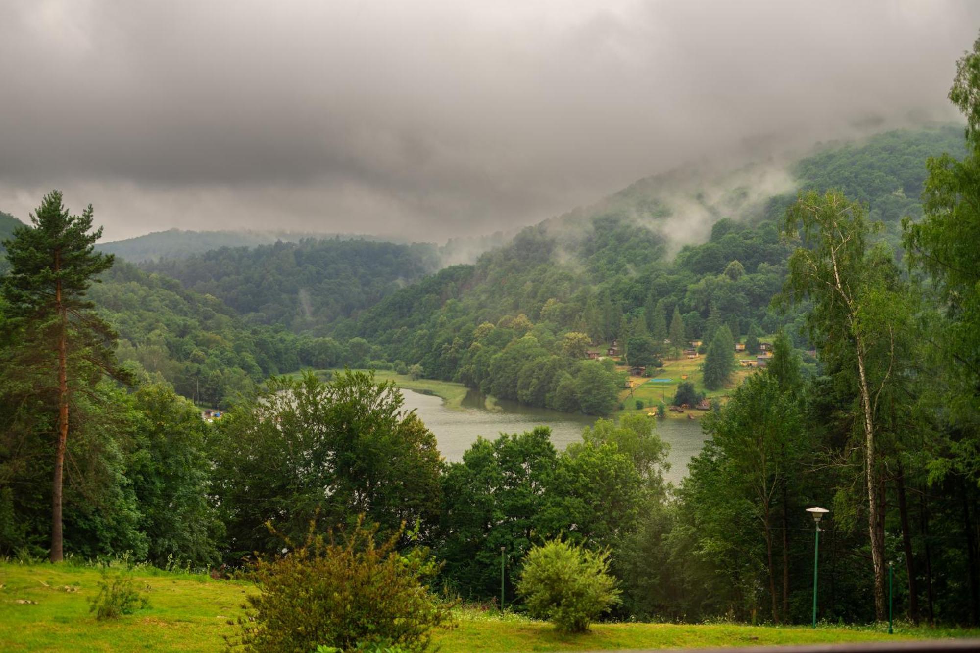 Osrodek Wypoczynkowy " Bieszczady" Myczkowce Exterior foto